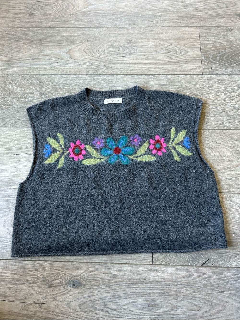 Natural Life Cropped Boxy Floral Pullover Sweater Vest Gray Pink Blue Boho Sz M